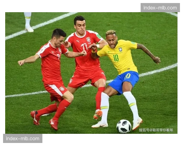 中游球队应对豪门的防守策略：压缩空间与快速转换偷袭