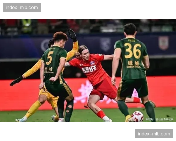 中超赛场罕见主帅-兄弟德比-：蓉城阿洛伊西对阵浙江队阿洛伊西